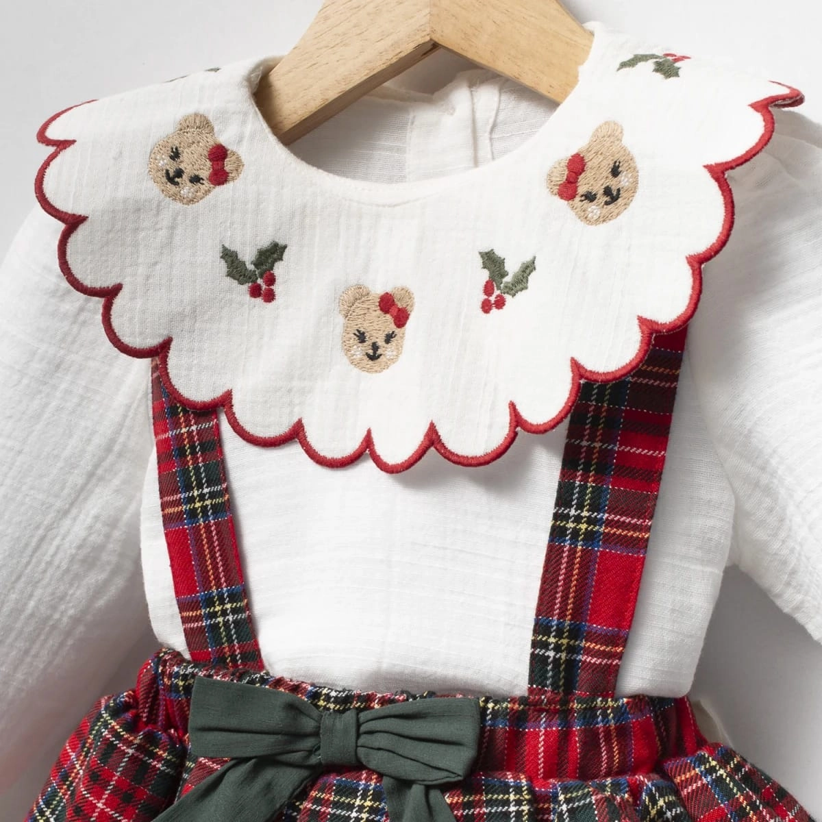 Kız Bebek Premium Nakış Yaka Detaylı Romper Set