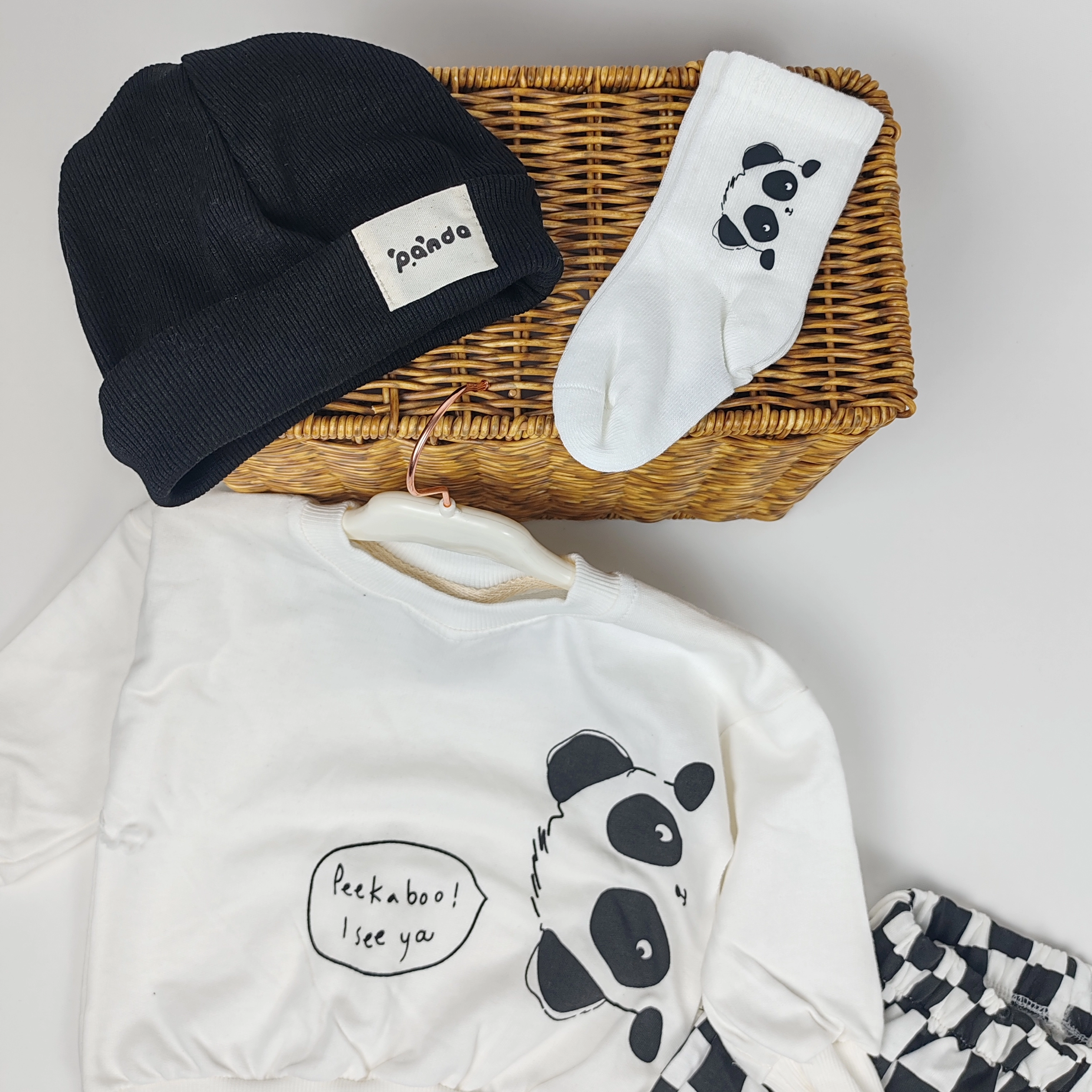 Pamuklu Siyah Panda Kareli Pantolon Şapka Çorap 4lü Kombin Takım