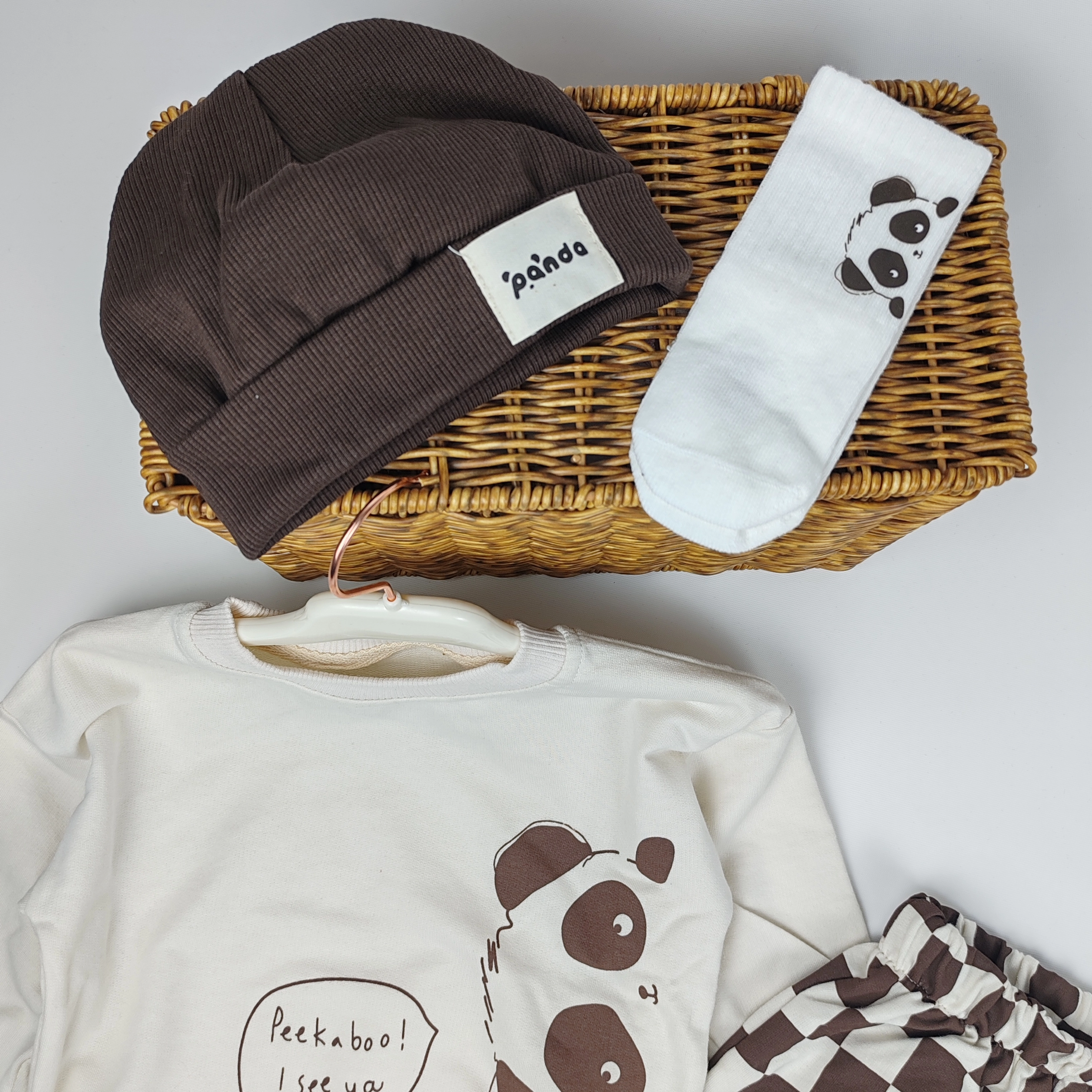 Pamuklu Kahve Panda Kareli Pantolon Şapka Çorap 4lü Kombin Takım