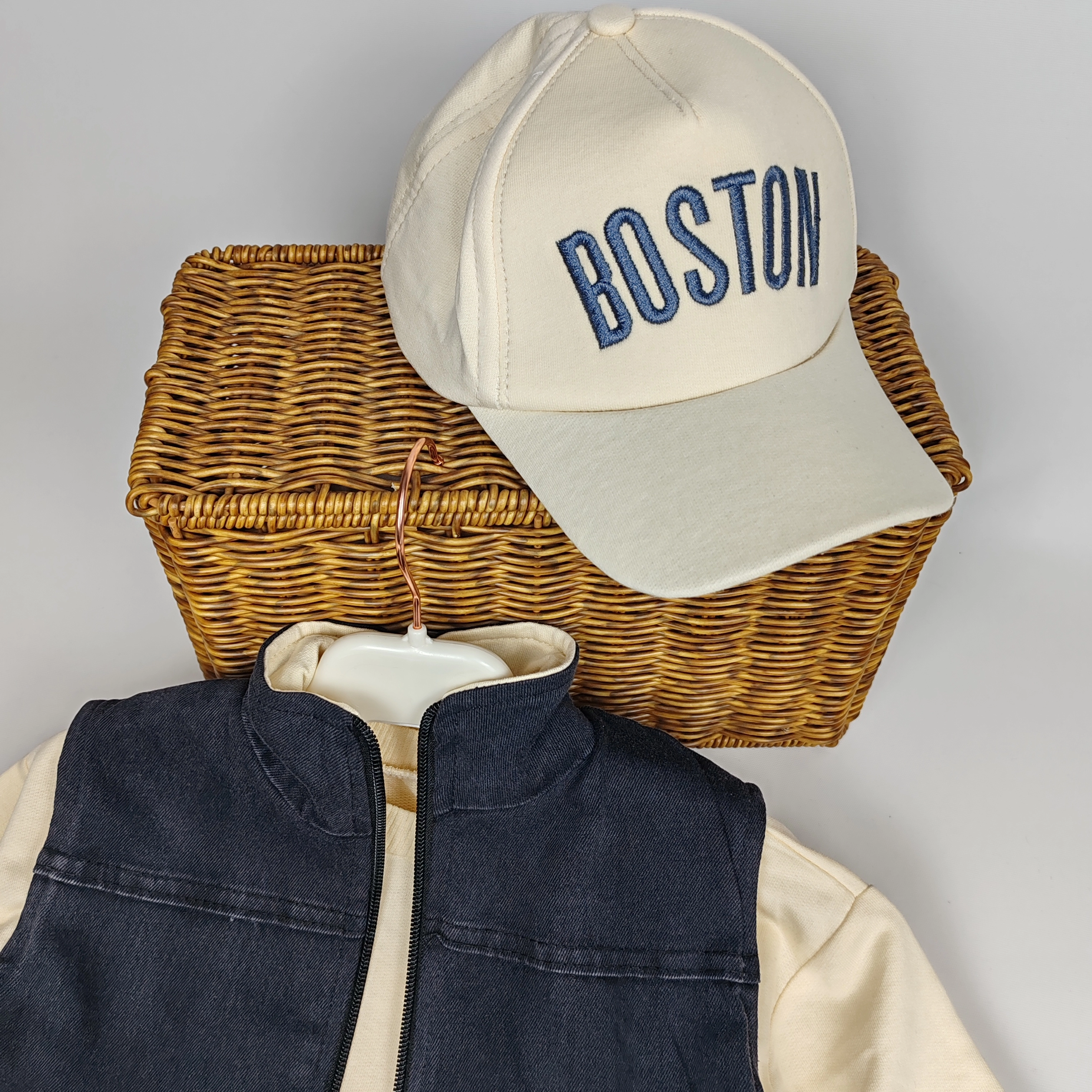 Erkek Bebek Siyah Boston Kot Yelekli Pantolon Body Şapka 4lü Takım