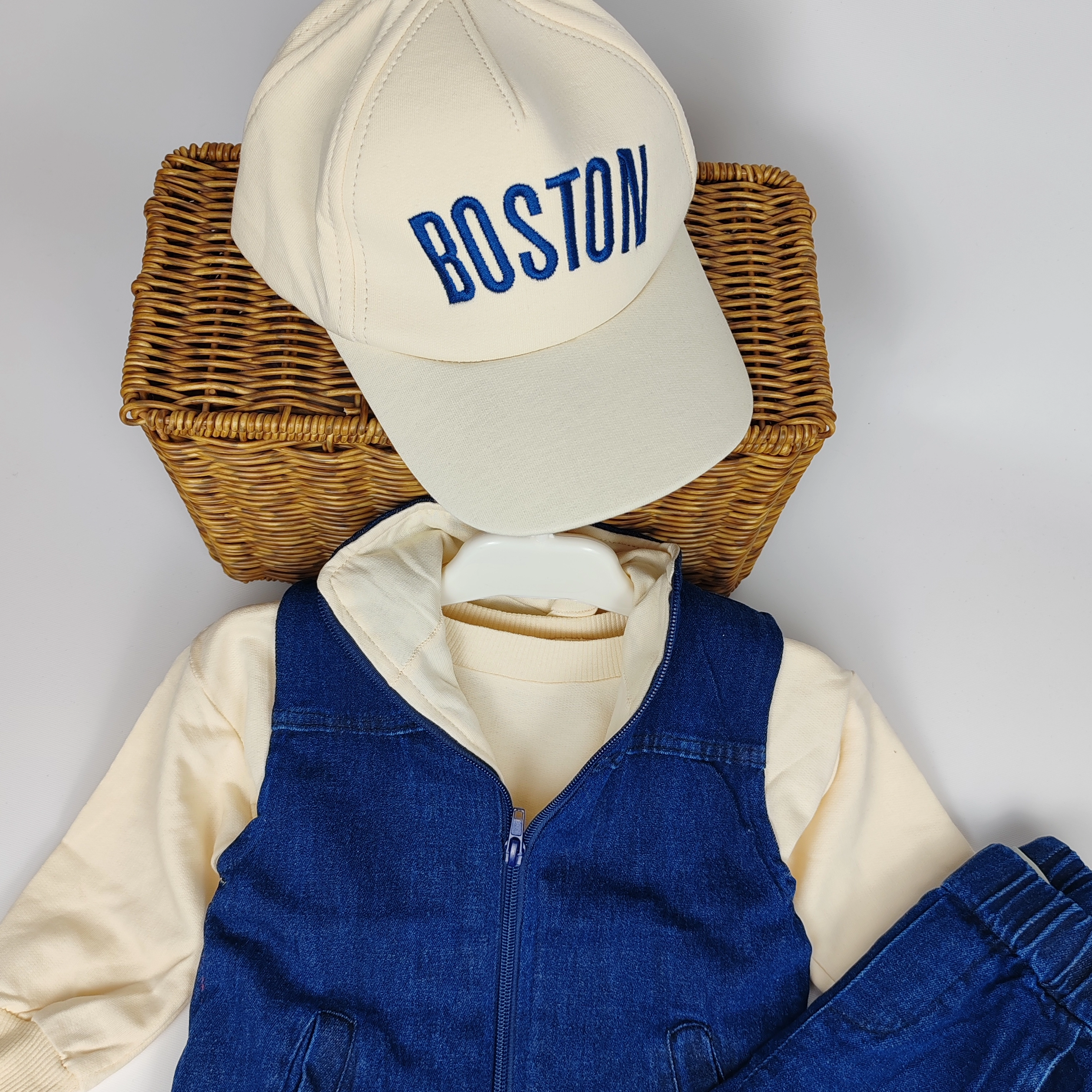 Erkek Bebek Lacivert Boston Kot Yelekli Pantolon Body Şapka 4lü Takım